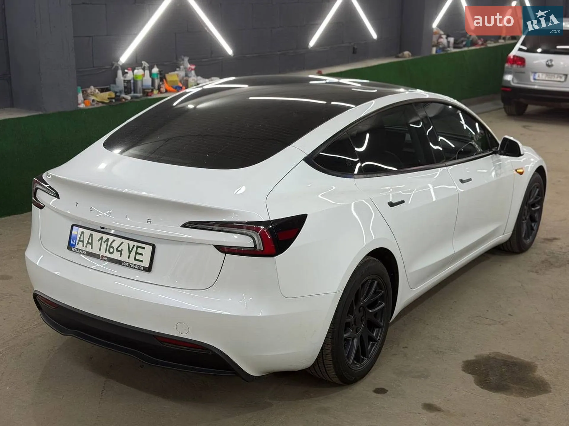 2025 Tesla Model 3 - мініатюра 23