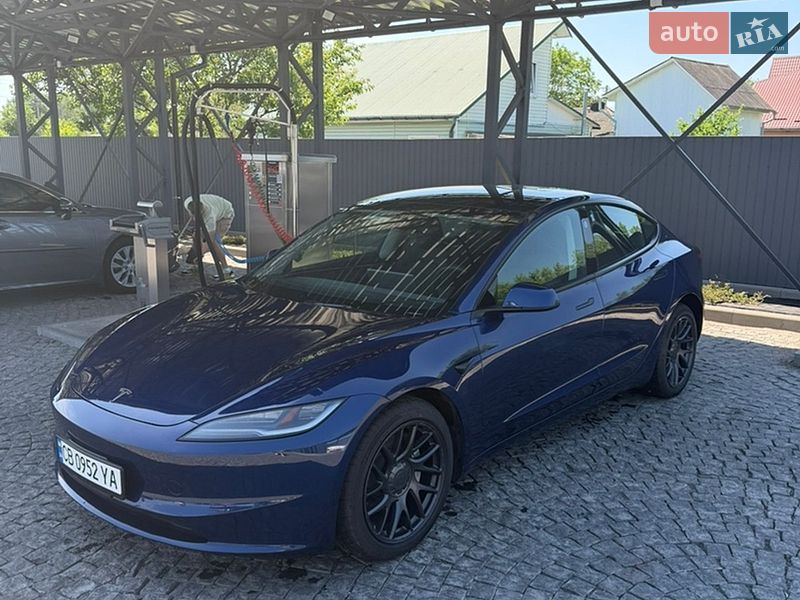 Седан Tesla Model 3 2024 в Киеве