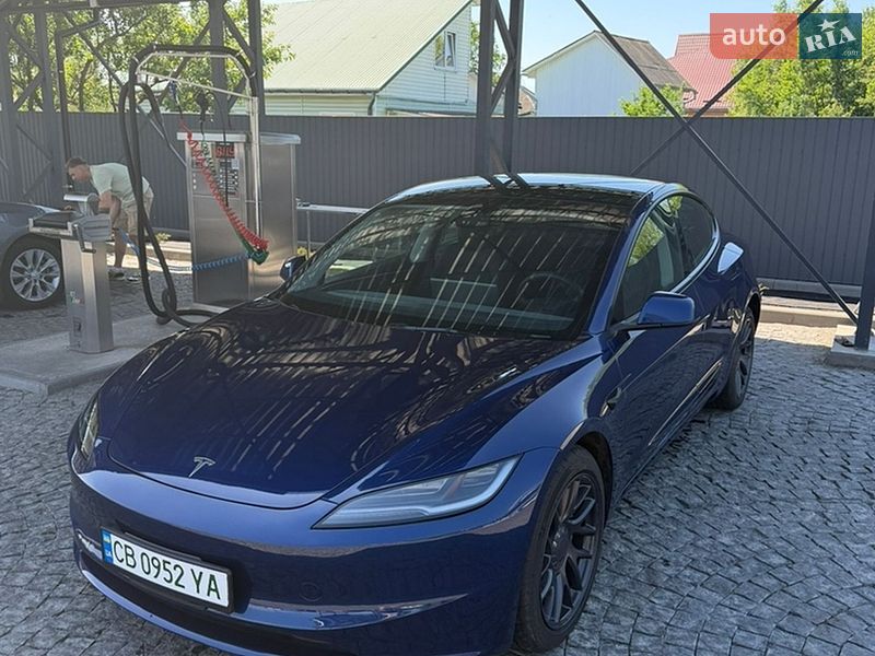 Седан Tesla Model 3 2024 в Киеве