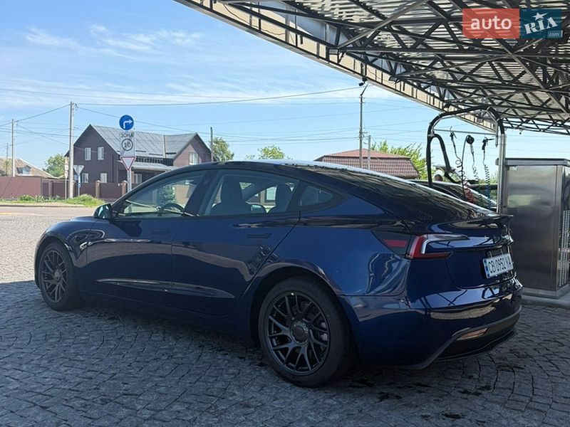 Седан Tesla Model 3 2024 в Киеве