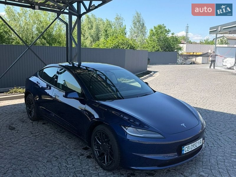 Седан Tesla Model 3 2024 в Киеве