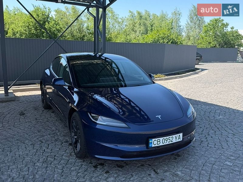 Седан Tesla Model 3 2024 в Киеве