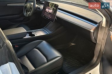 Седан Tesla Model 3 2023 в Львові