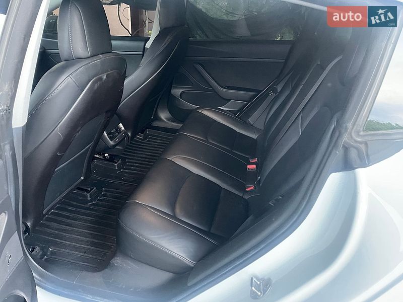 Седан Tesla Model 3 2019 в Кам'янському
