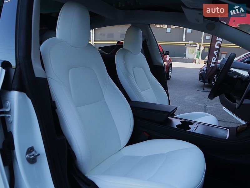 Седан Tesla Model 3 2022 в Києві