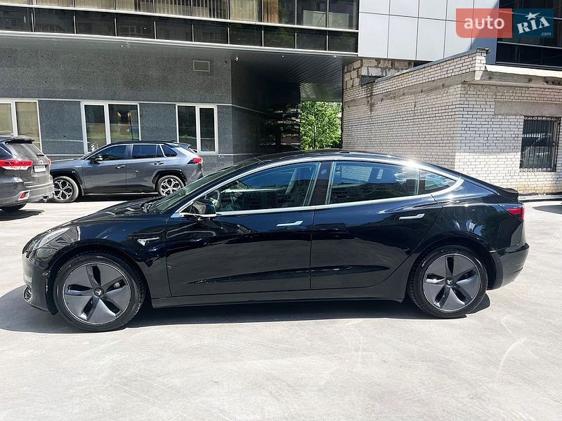 Седан Tesla Model 3 2018 в Киеве