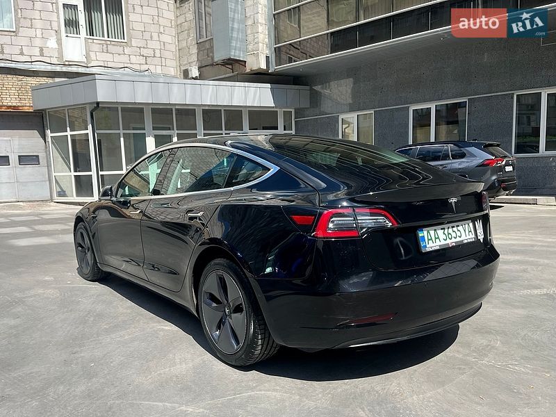 Седан Tesla Model 3 2018 в Киеве