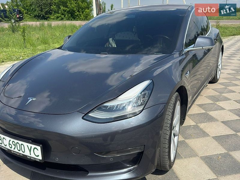 Tesla Model 3 2018