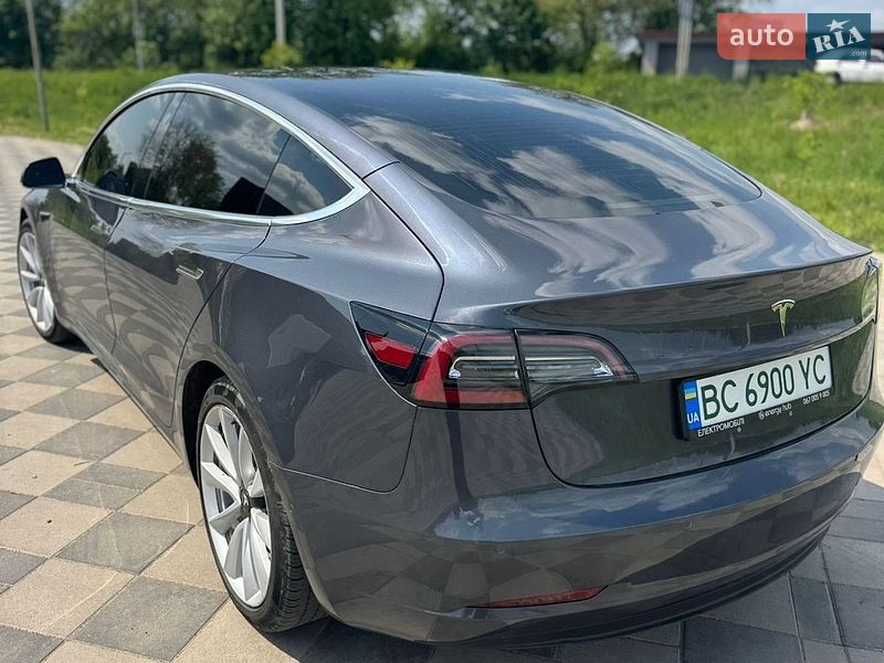 Седан Tesla Model 3 2018 в Самборе