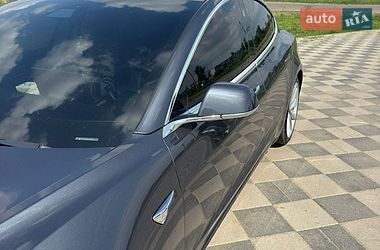 Седан Tesla Model 3 2018 в Самборе