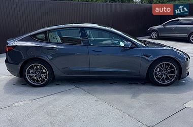 Седан Tesla Model 3 2023 в Львові