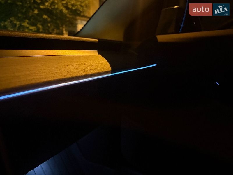 Седан Tesla Model 3 2021 в Дніпрі
