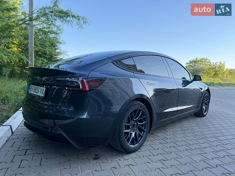 Седан Tesla Model 3 2024 в Одесі