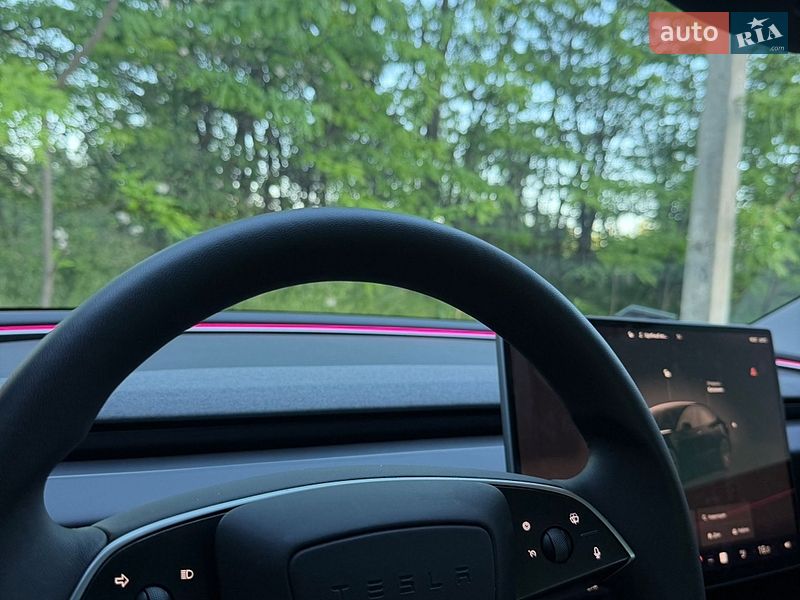 Седан Tesla Model 3 2024 в Одесі