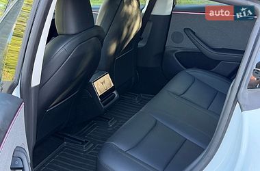 Седан Tesla Model 3 2024 в Львові