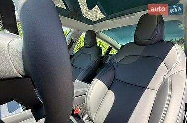 Седан Tesla Model 3 2025 в Днепре
