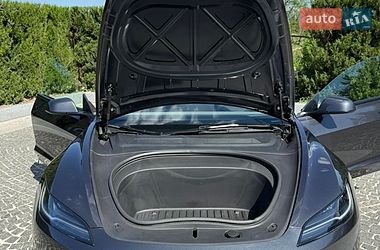 Седан Tesla Model 3 2025 в Днепре