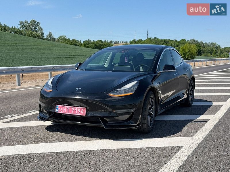 Седан Tesla Model 3 2019 в Рівному