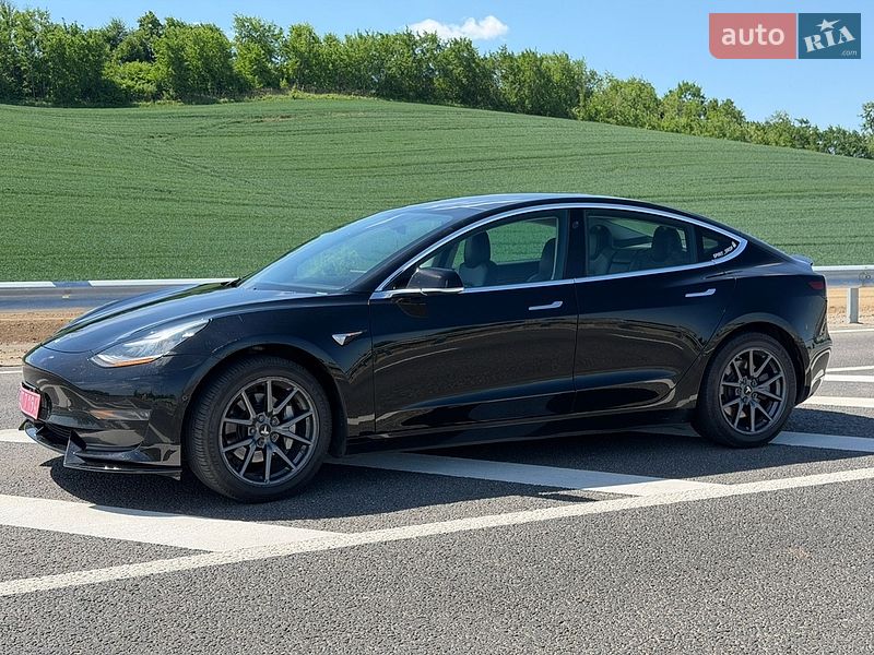 Седан Tesla Model 3 2019 в Рівному