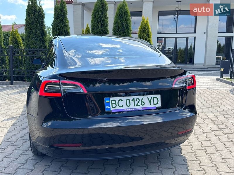 Седан Tesla Model 3 2022 в Стрые