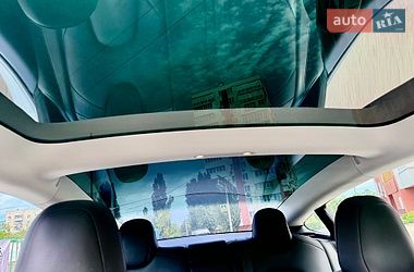 Седан Tesla Model 3 2019 в Харкові