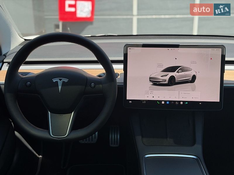 Седан Tesla Model 3 2023 в Киеве