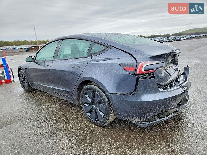 Седан Tesla Model 3 2024 в Киеве