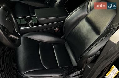 Седан Tesla Model 3 2020 в Львове
