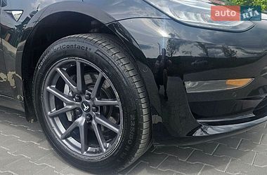 Седан Tesla Model 3 2018 в Ирпене