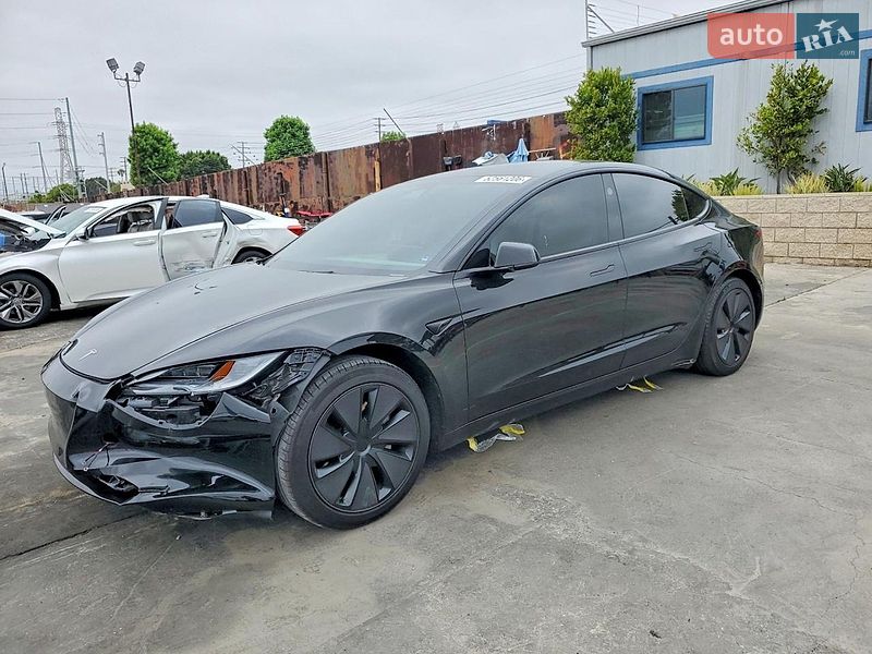 Tesla Model 3 2024