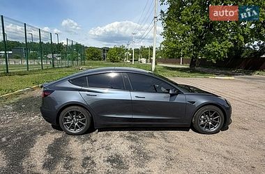 Седан Tesla Model 3 2022 в Киеве
