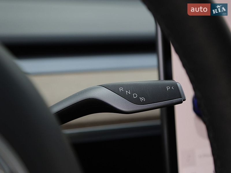 Седан Tesla Model 3 2023 в Києві