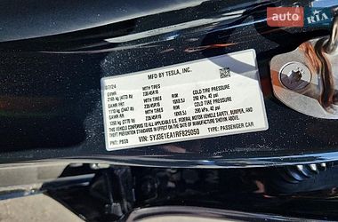 Седан Tesla Model 3 2024 в Львове