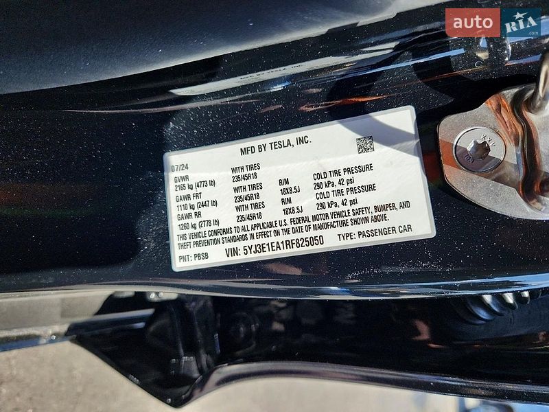 Седан Tesla Model 3 2024 в Львове
