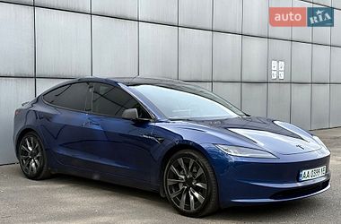 Седан Tesla Model 3 2024 в Києві