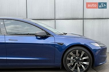 Седан Tesla Model 3 2024 в Києві