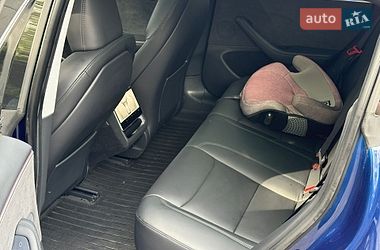 Седан Tesla Model 3 2024 в Києві