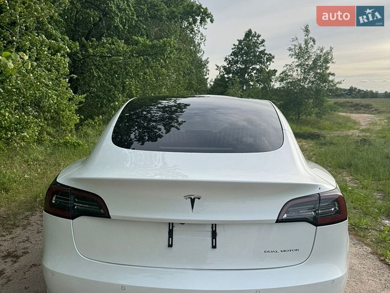 Седан Tesla Model 3 2019 в Василькові