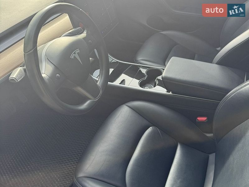 Седан Tesla Model 3 2019 в Василькові