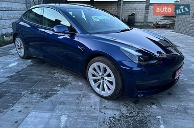 Седан Tesla Model 3 2022 в Киеве