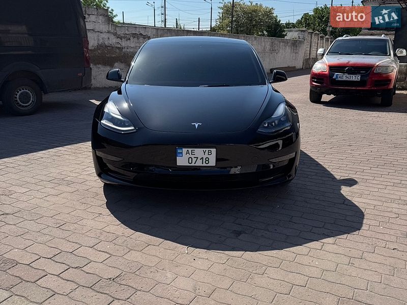 Седан Tesla Model 3 2022 в Дніпрі