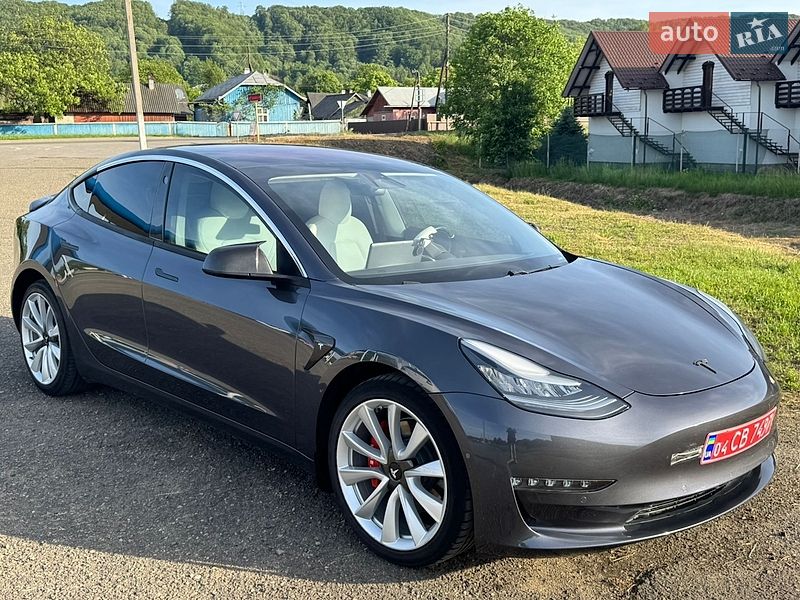 Седан Tesla Model 3 2018 в Вижниці фото Седан Tesla Model 3 2018 в Вижниці