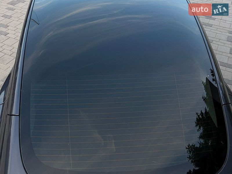 Седан Tesla Model 3 2023 в Дніпрі
