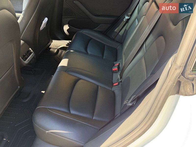 Седан Tesla Model 3 2020 в Харкові