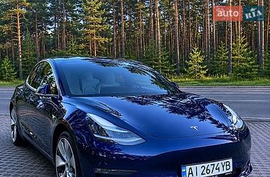 Седан Tesla Model 3 2020 в Киеве