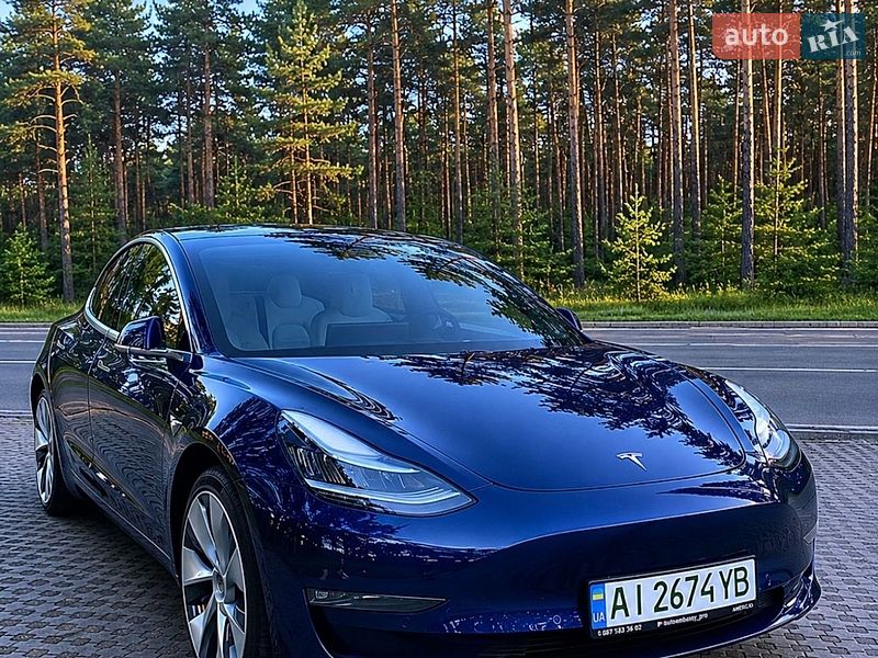Седан Tesla Model 3 2020 в Киеве