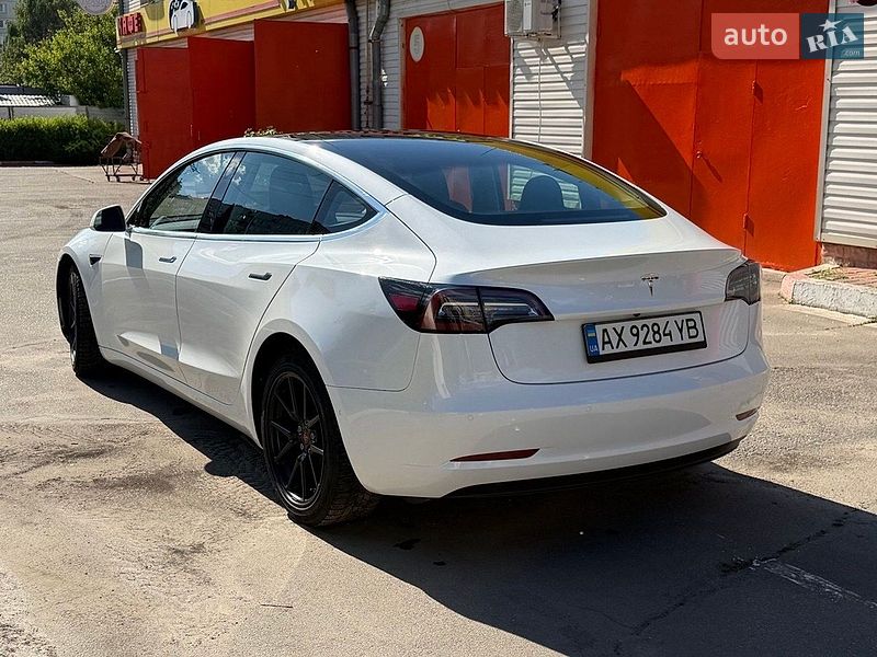 Седан Tesla Model 3 2020 в Харькове
