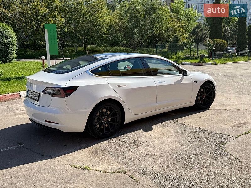 Седан Tesla Model 3 2020 в Харькове