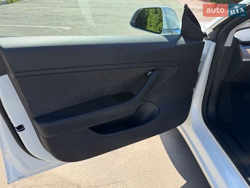 Седан Tesla Model 3 2020 в Харькове