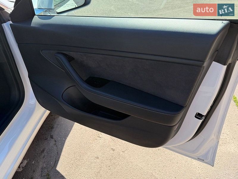 Седан Tesla Model 3 2020 в Харькове